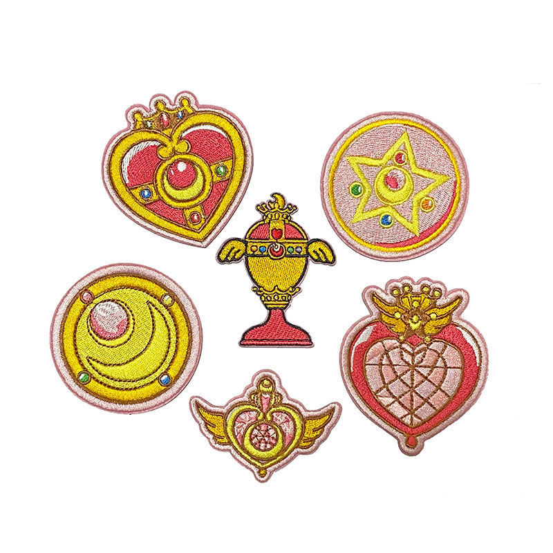 Sailor Moon Wand - 美少女戦士セーラームーンの周辺アイテム 魔法の杖 変形カートゥーン 刺繍入り自己粘着布パッチ 服飾パッチ DIYアクセサリー