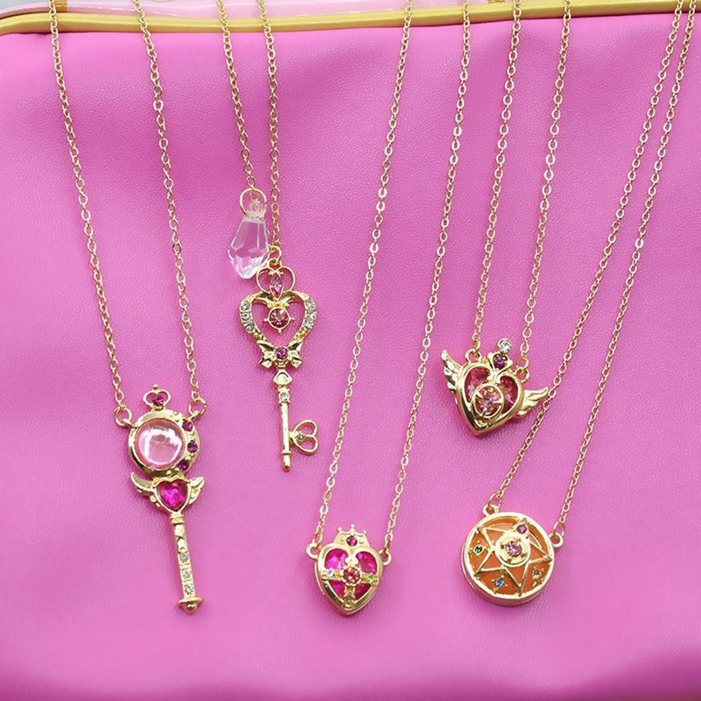女の子のためのクリスタルペンダントネックレス,アニメのコスプ - Sailor Moon Wand のレビューと価格